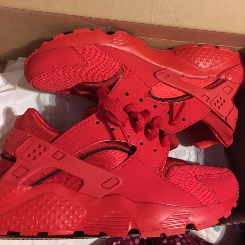 Red huaraches