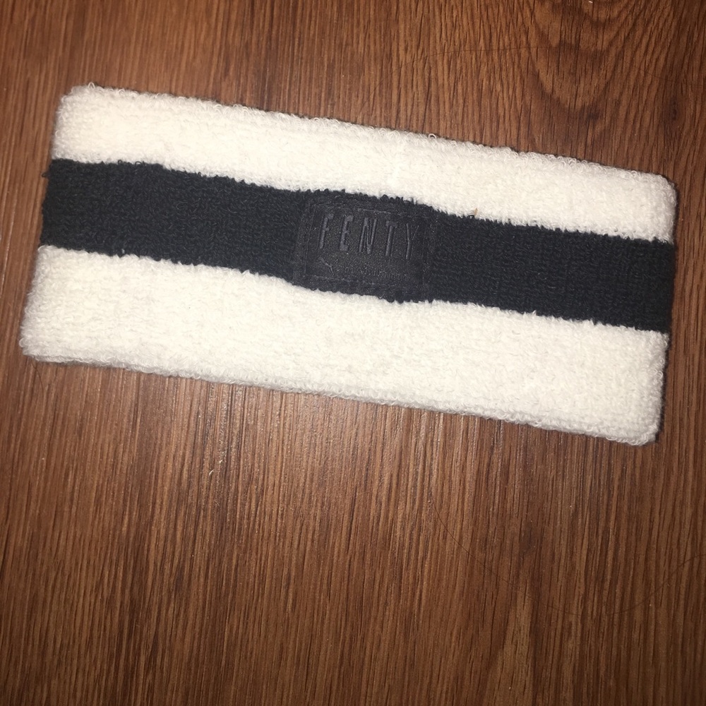 Rihanna Fenty Puma choker