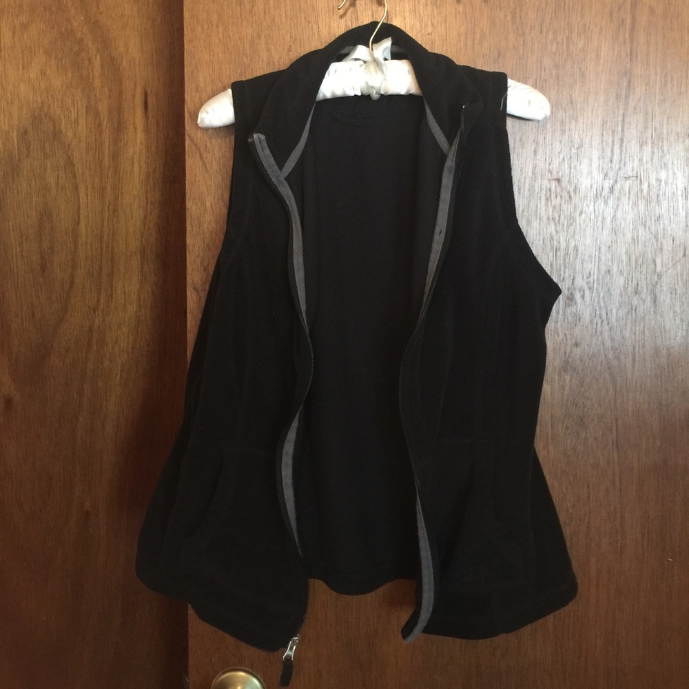 Gap fleece vest
