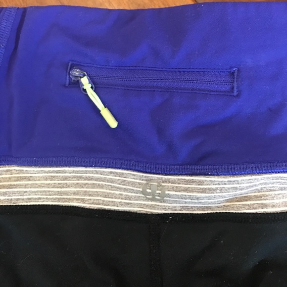 Black lululemon leggings - Picture 4 of 4