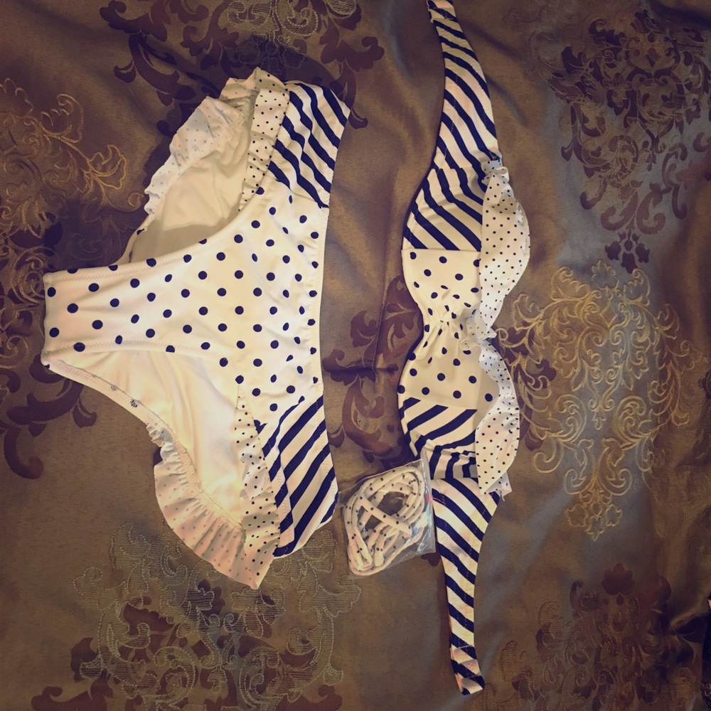 Victoria secret swimwear- never used 🌸