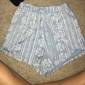 Mid rise flowy shorts