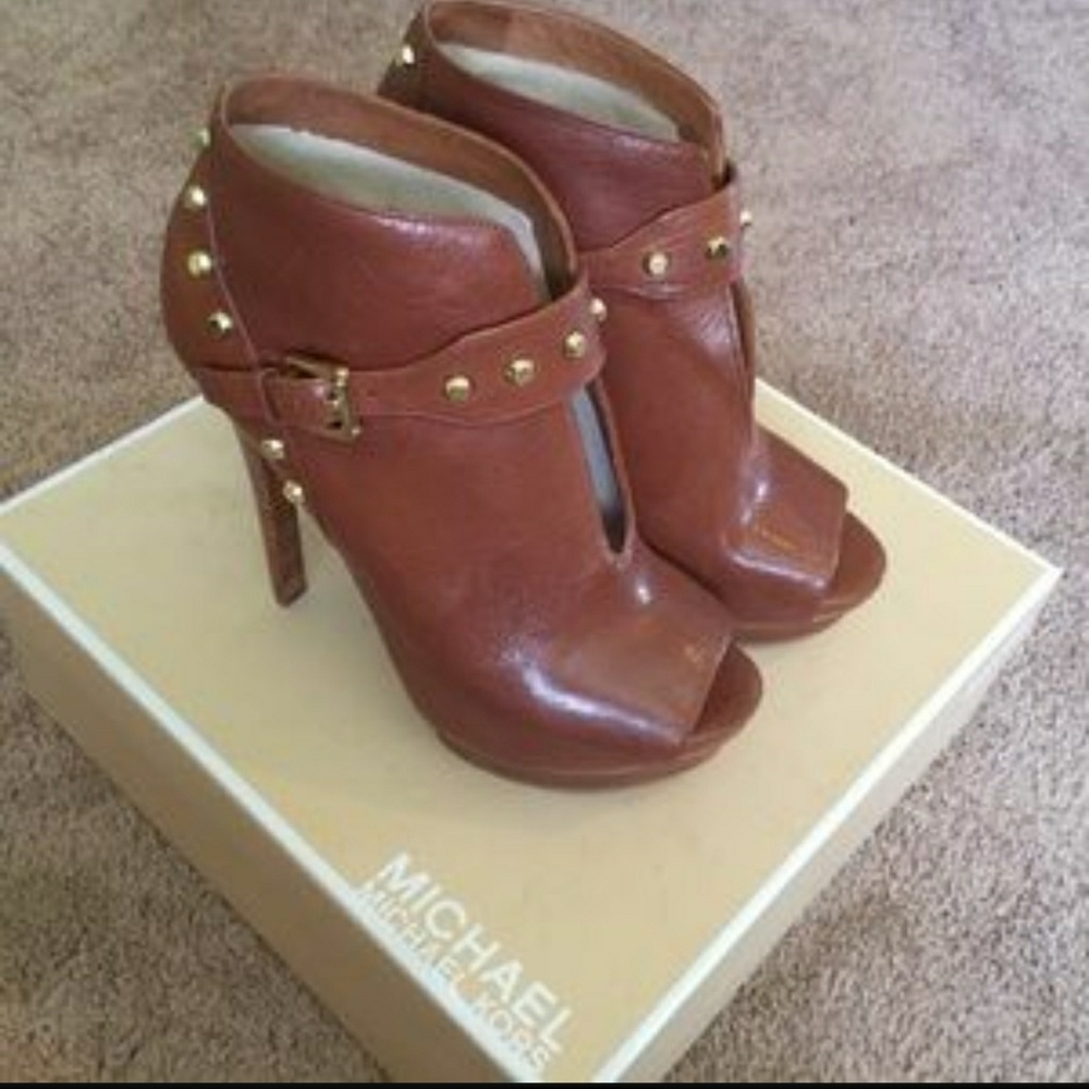 Mickael Kors Cognac Ailee Open Toe Bootie sz 9.5