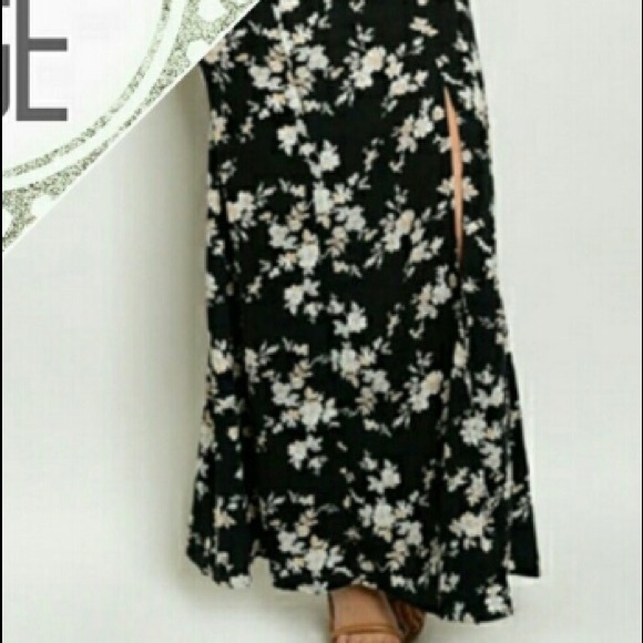 🌟NWT: Bella Edge Floral Maxi Dress- M. - Picture 2 of 4