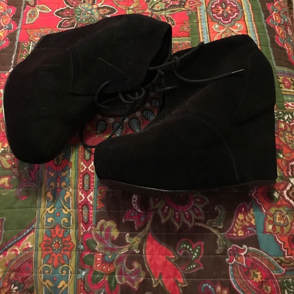 Steve Madden - Picture 1 of 3