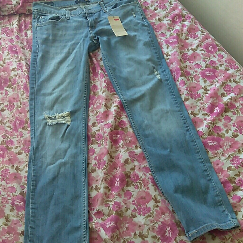 Superlow levis