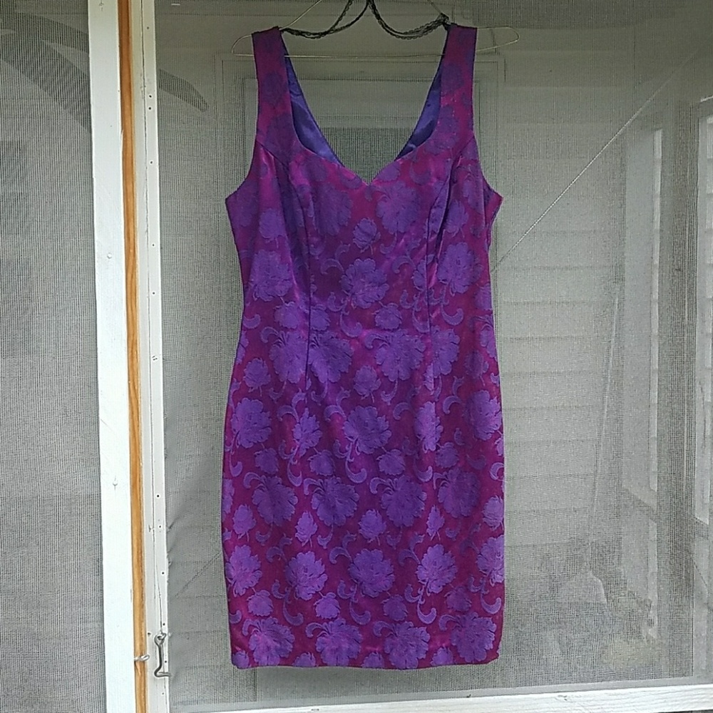 Short silk embroidered dress