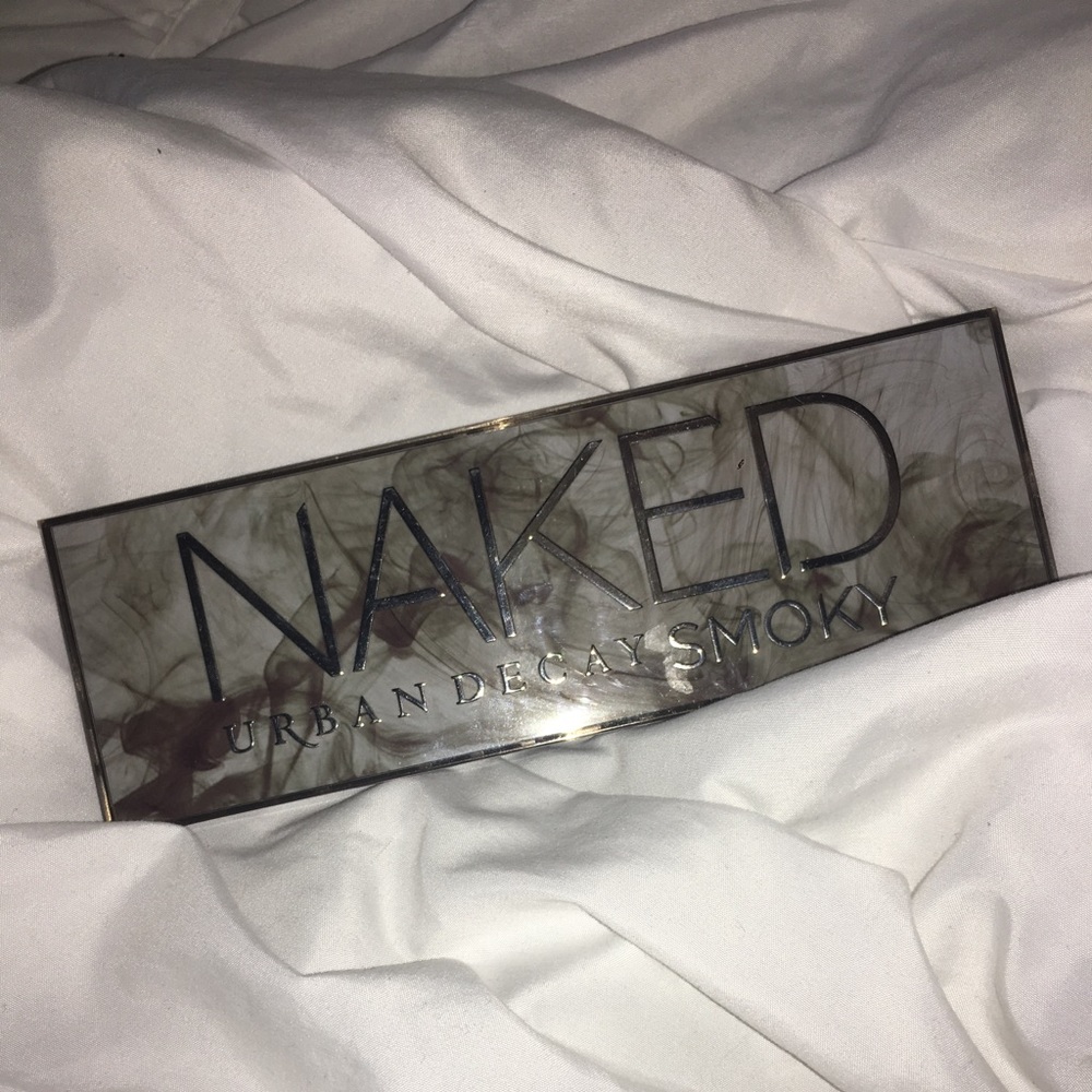 Urban Decay Naked smoky eyeshadow palette
