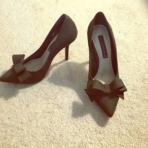 Size 7.5 Steven by Steve Madden green pumps