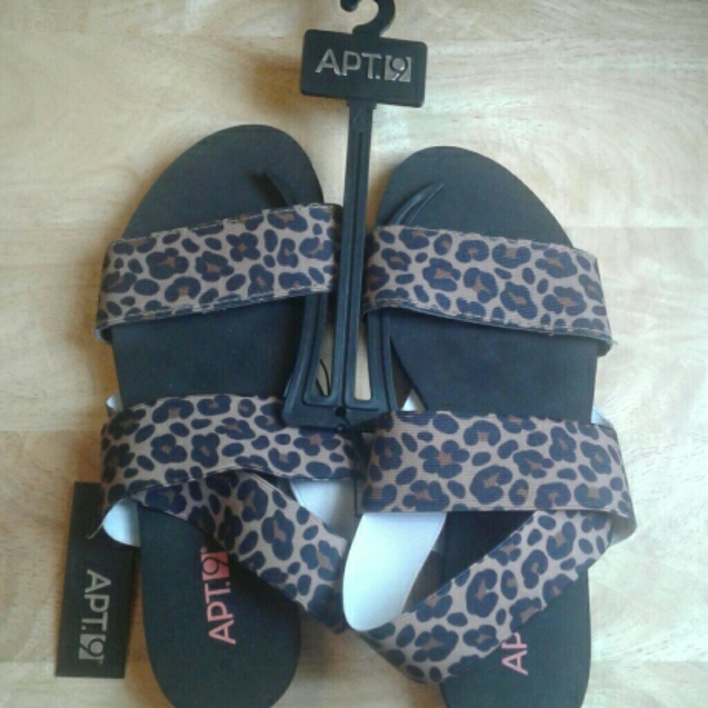 Apt. 9 leopard print flip flops