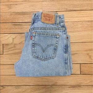 Vintage Levi's 550 high waisted jeans