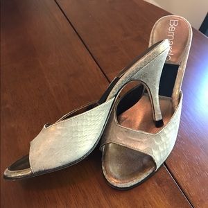 Bernardo 3.5 heel shoes