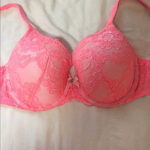 Vs bra.