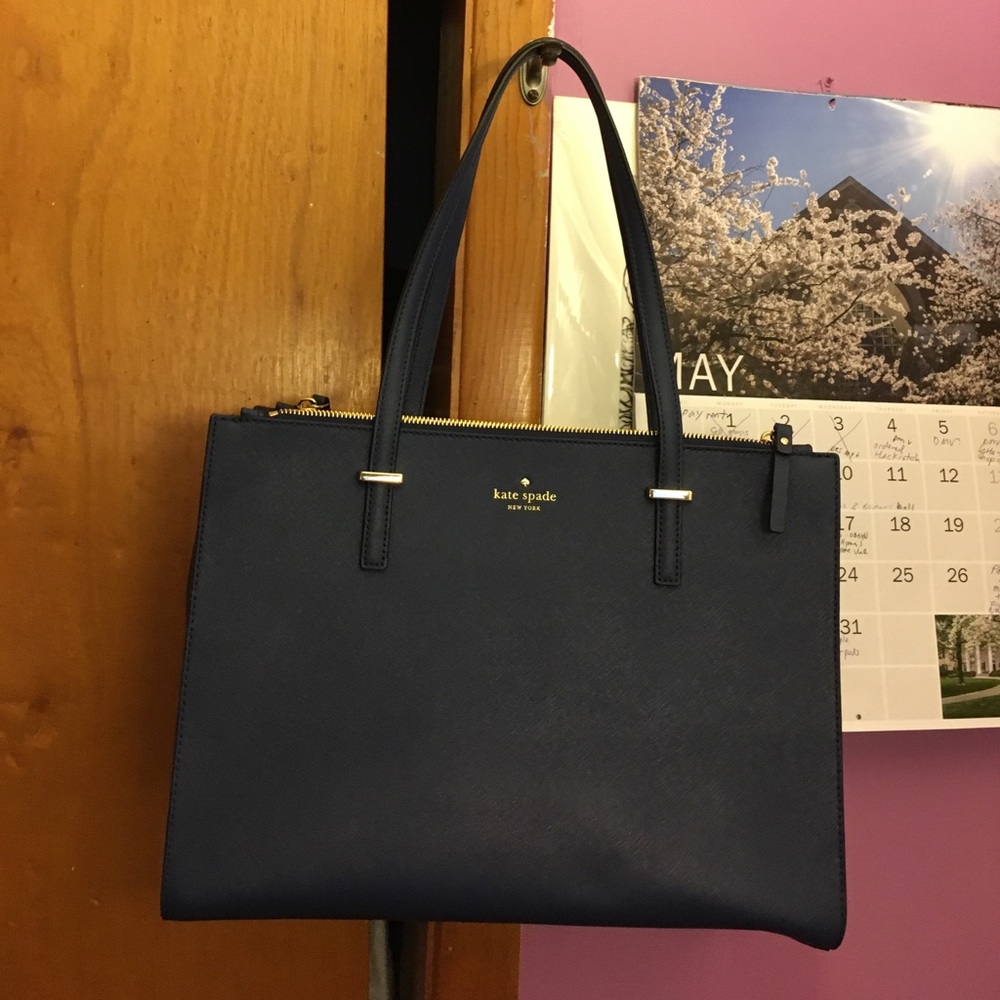 LIKE NEW Kate Spade shoulder bag