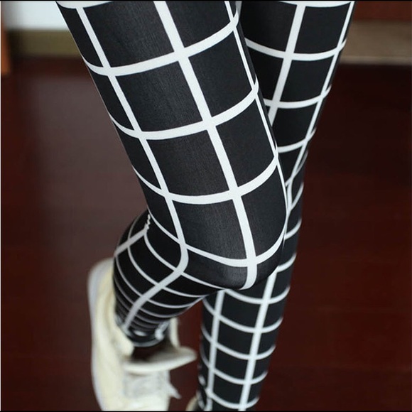 🆕B&W Fashion Leggings - Picture 1 of 3