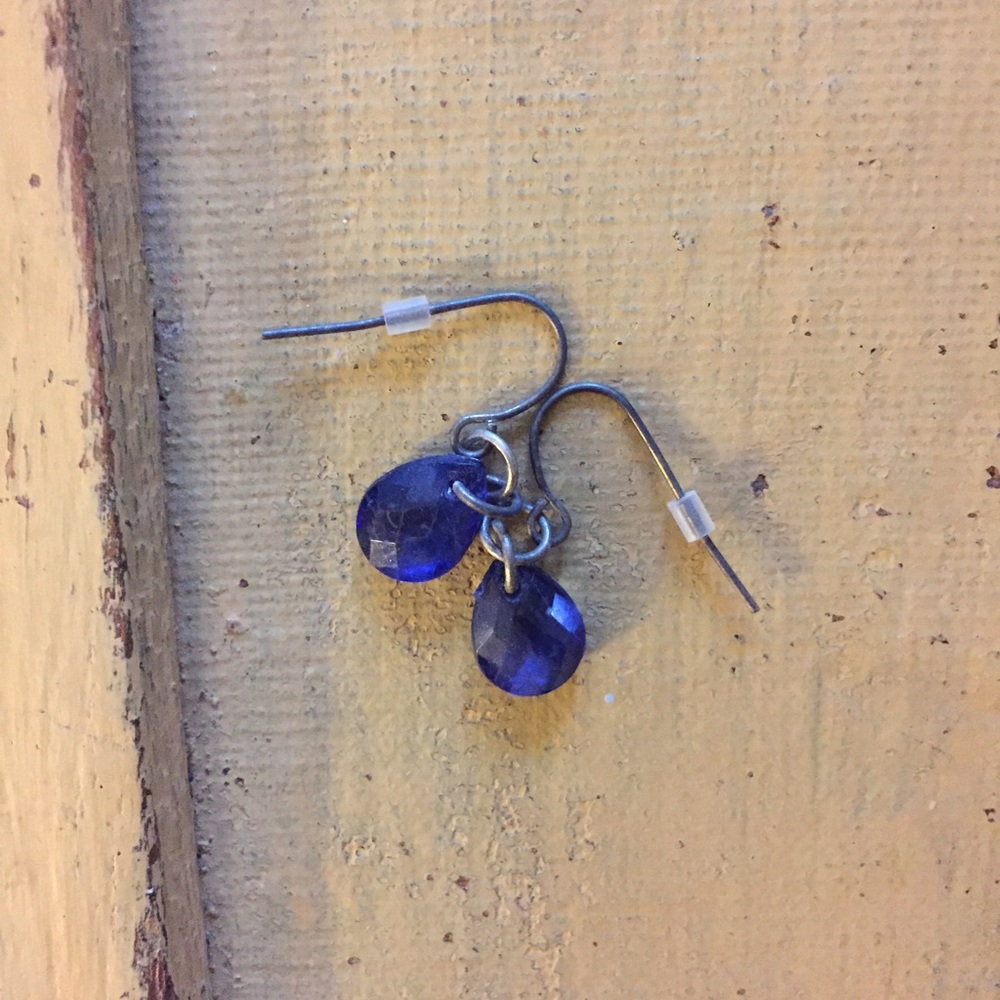 DAINTY VINTAGE STYLE STATEMENT EARRINGS