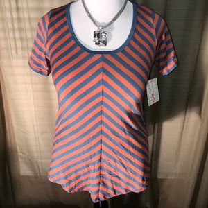 BNWT Lularoe Classic Tee