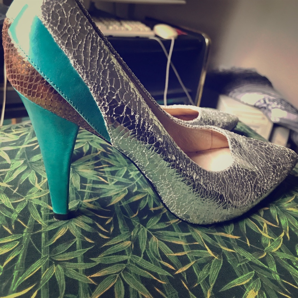 Silver /gold/turquoise heel