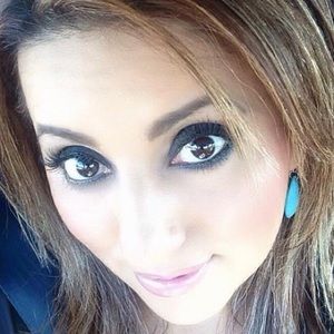 Meet your Posher, Maribel