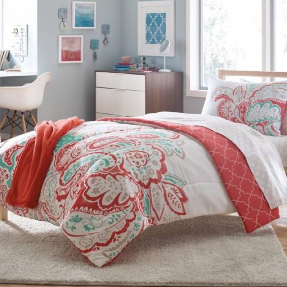 Bed bath and beyond comforter fits TWIN XL AS WELL