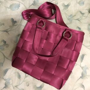 Harvey's original seatbelt bag