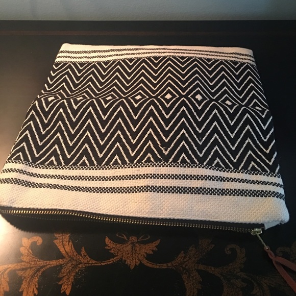 🏺Tribe Alive Clutch🏺 - Picture 4 of 5