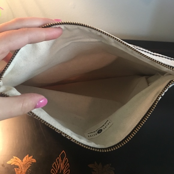 🏺Tribe Alive Clutch🏺 - Picture 5 of 5