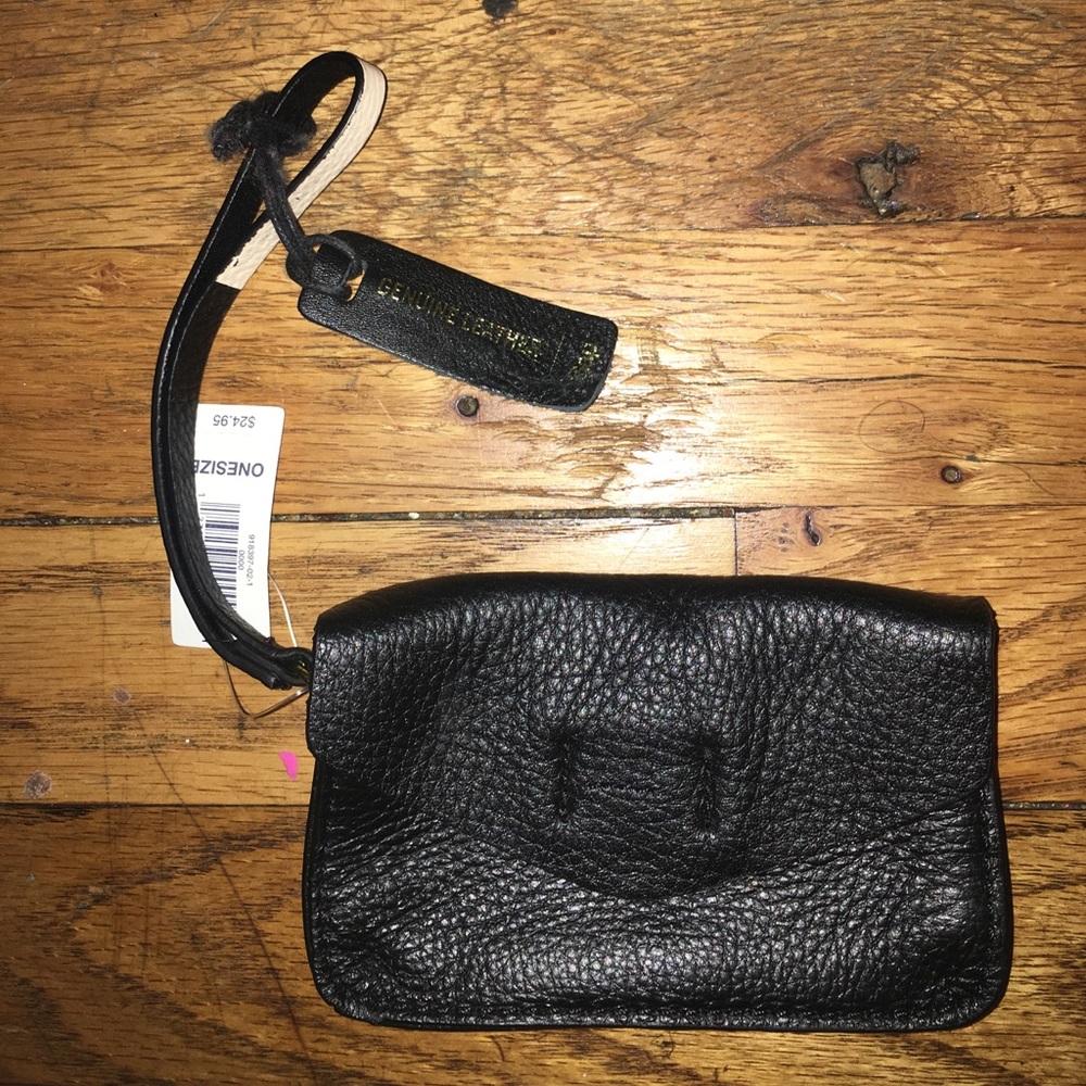 Gap geniune leather card holder wristlet