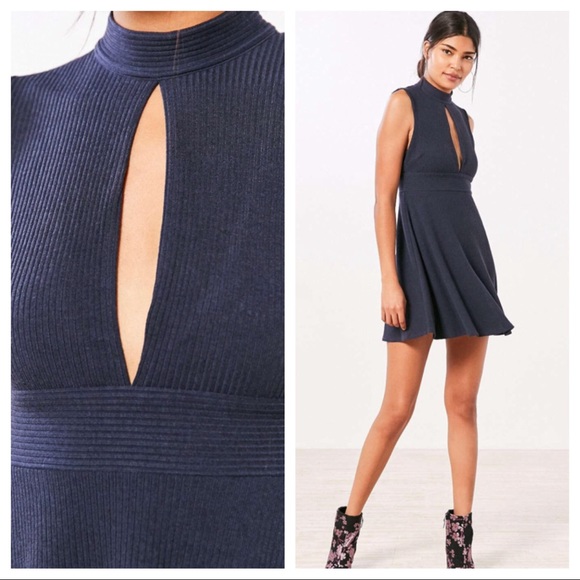 Urban Outfitters Danni Keyhole Mockneck Mini Dress - Picture 3 of 3