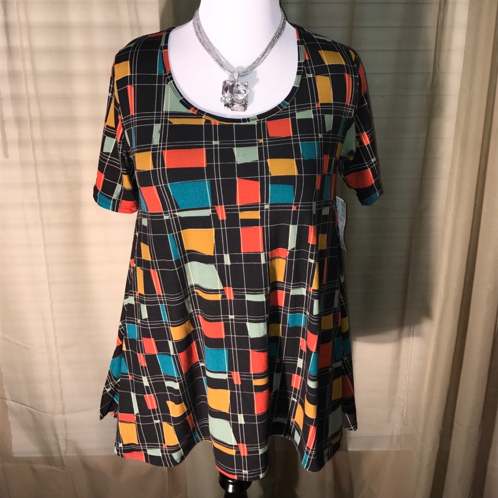 BNWT Lularoe Perfect T