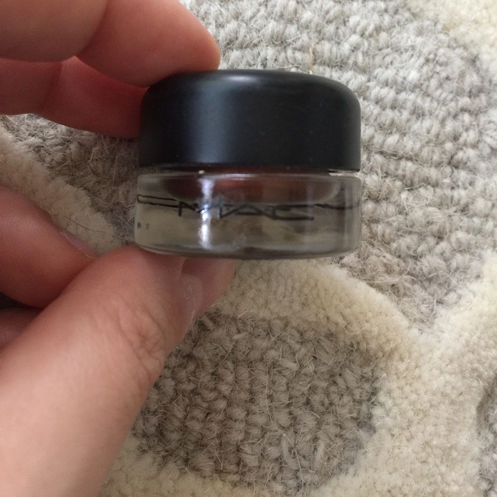 MAC Gel eyeliner in Rich Ground