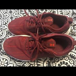 Under Armor tennis shoes