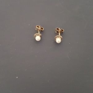 Silpada pearl studs