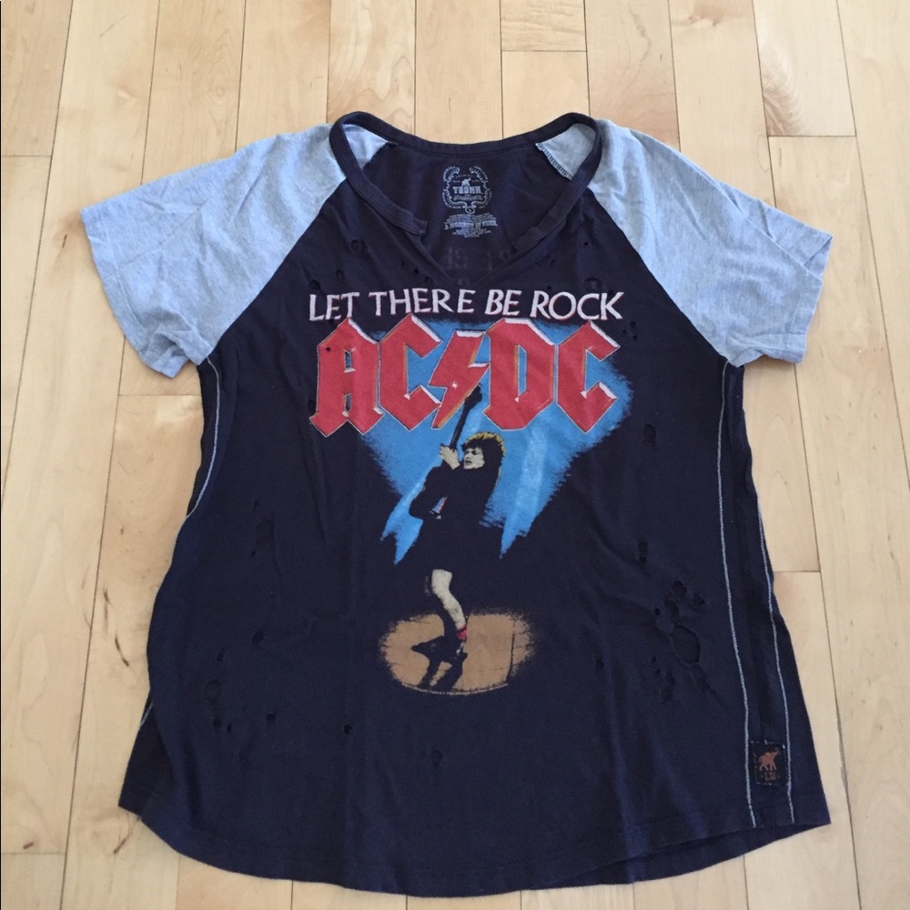 Trunk Graphic Concert Tee