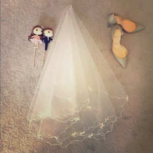 Short wedding vail- new w/o tags