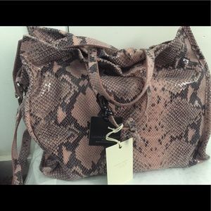 Tonight Only Sale!Beautiful, Leather Handbag.