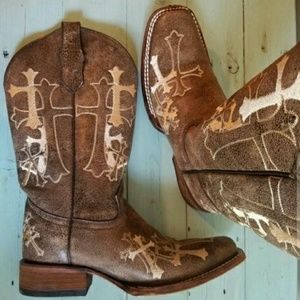 Circle G boots by Corral