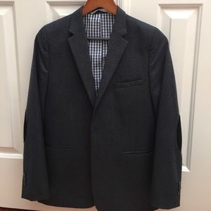 Hot blazer with suede elbow patches