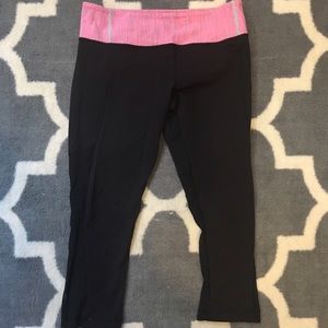 Lululemon women's crop pants with mesh detail