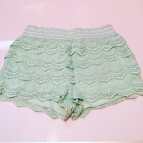 🌟2x Host Pick🌟Mint Crochet Shorts - Picture 2 of 2