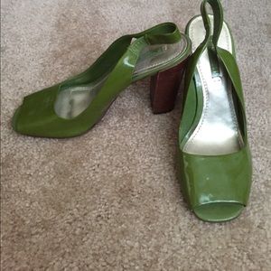 Nine West green/wooden heels