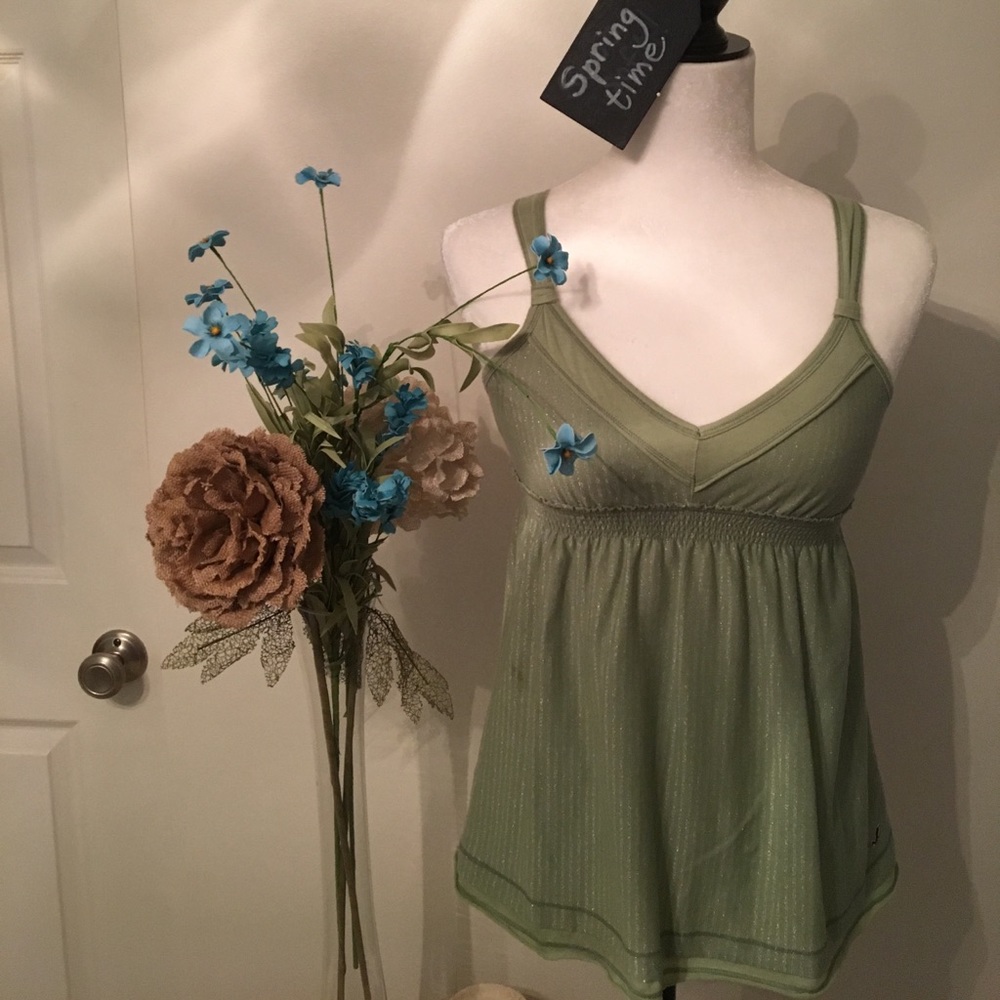 ☀️SOLD - Pretty green and sparkly top