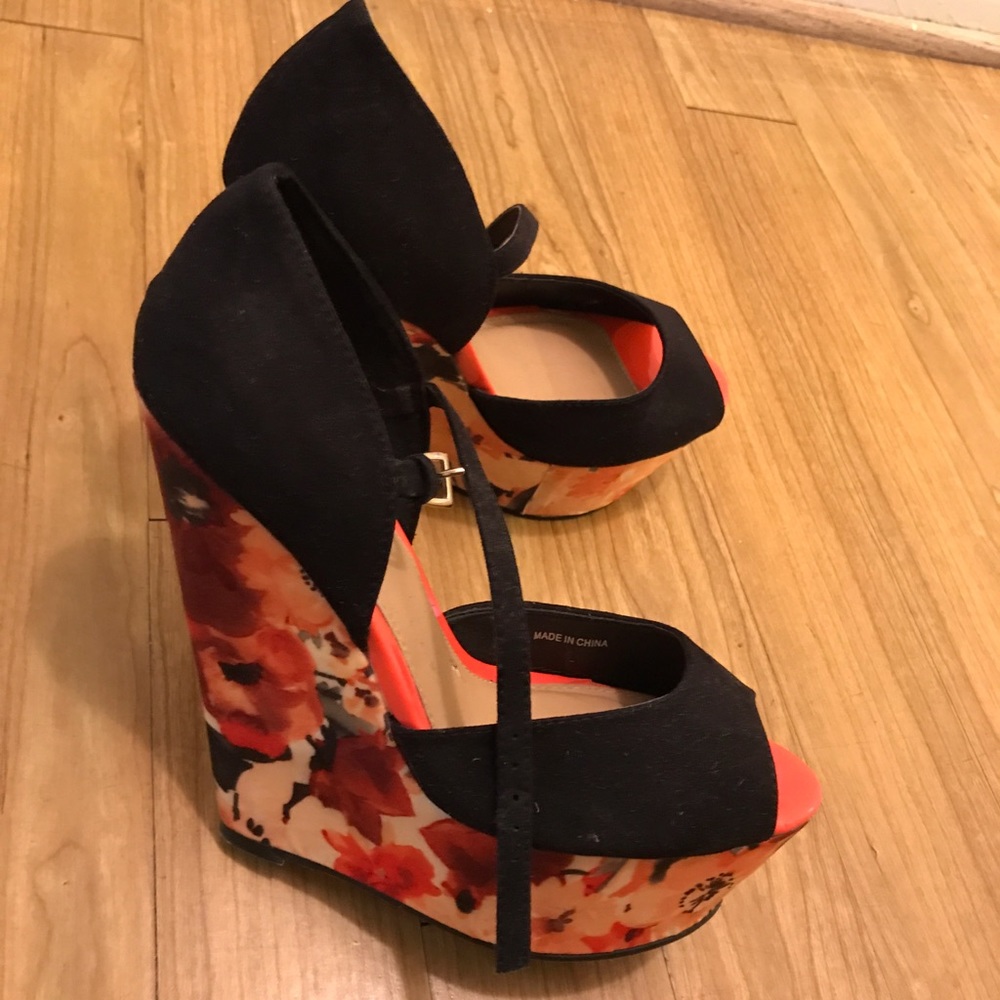 SOLD ~Summer/ Spring heels