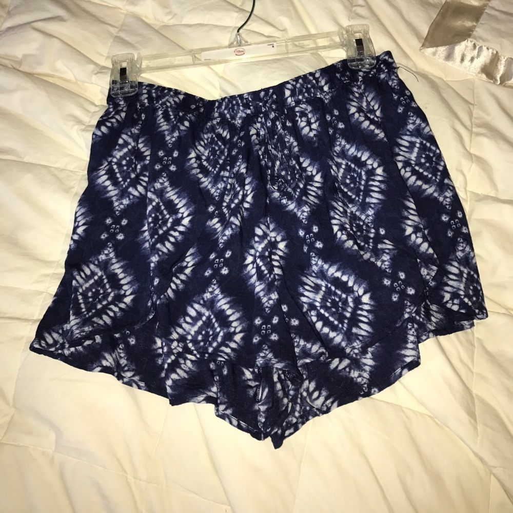 hollister flowy shorts