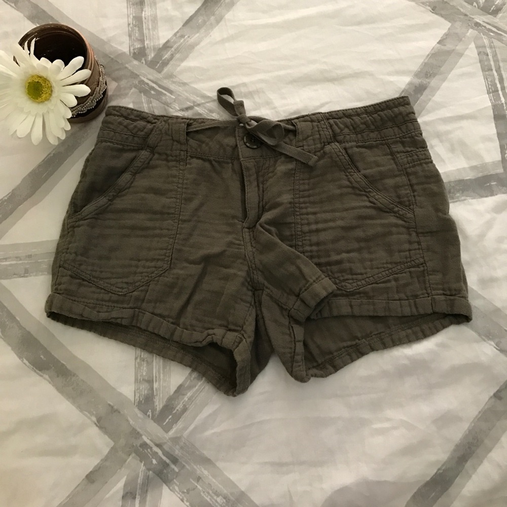 army green women's shorts