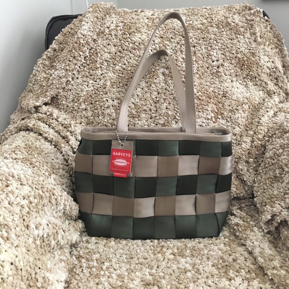Medium Seatbeltbag army green and champagne