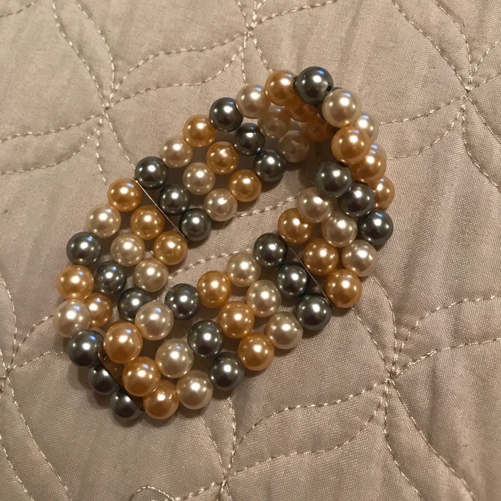 Pearl bracelet