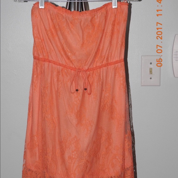 Clothes - Picture 1 of 1