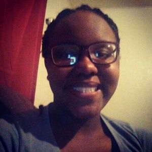 Meet your Posher, Crystal