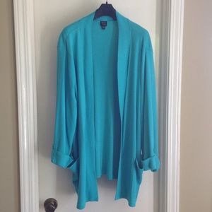 Women's tab-cuff jacket